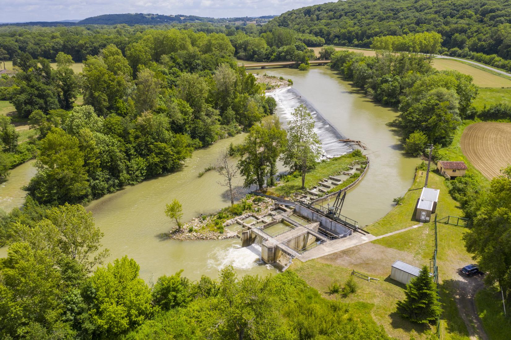 Buying, selling hydroelectric power plants, appraisal advertisements