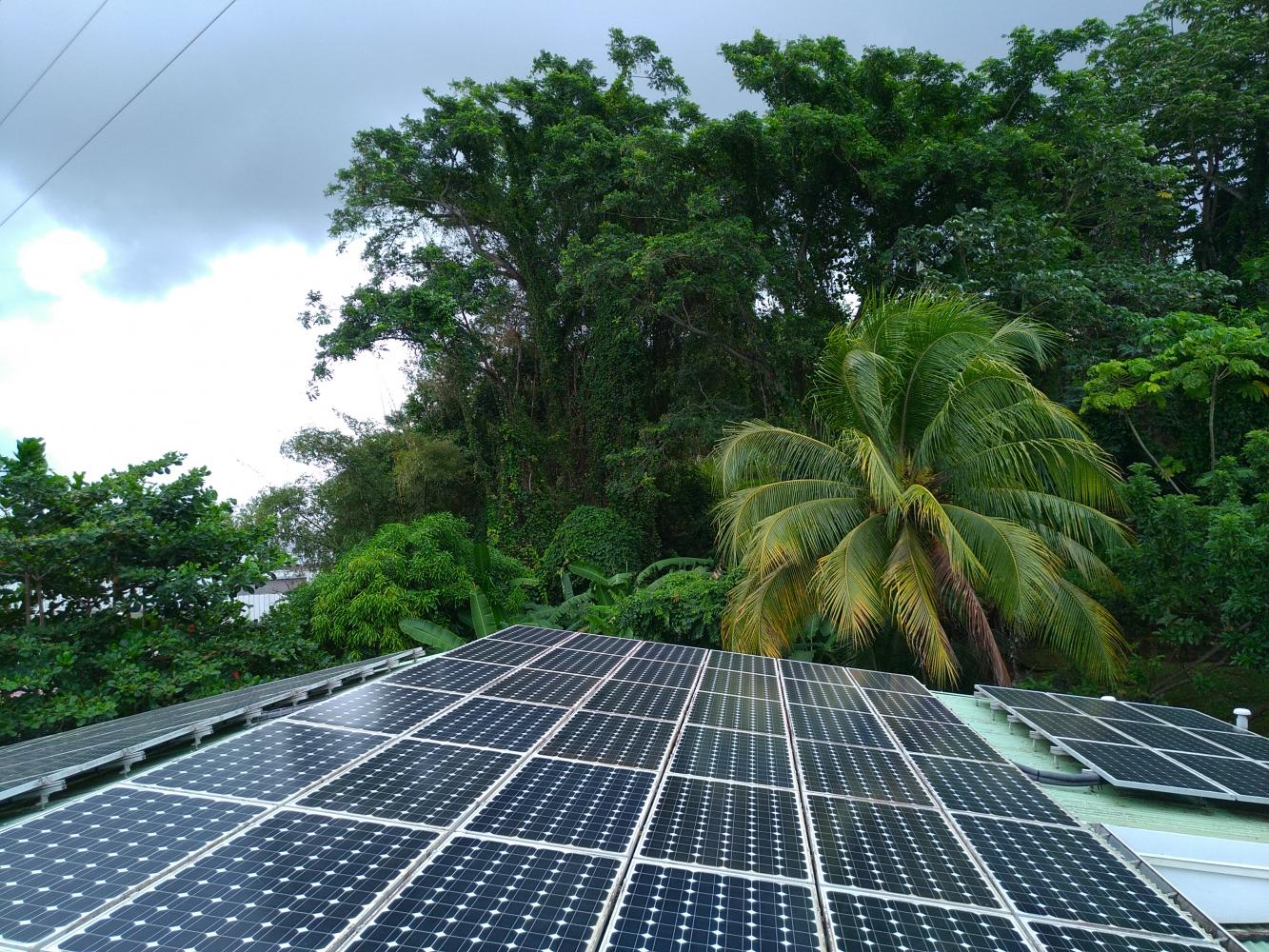 Vente d'un lot de 23 centrales photovoltaïques sur toitures