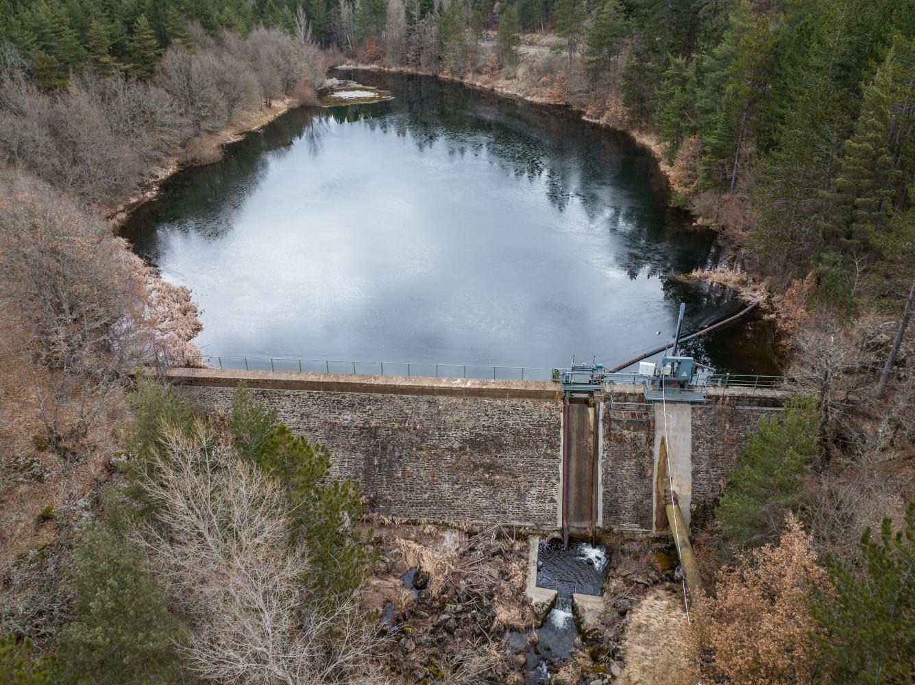 Vente d'une centrale hydroélectrique avec un lac
