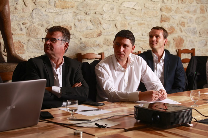 Frédéric Ichard, Mickael Batifouillé et Nicolas Picard concentrés lors de notre séminaire