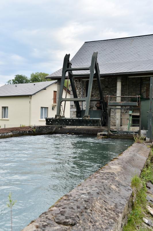 petite centrale hydroélectrique sur un Gave